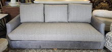 Load image into Gallery viewer, Like New Mountain Comfort 7 1/2&#39; Sofa by King Hickory w/4pillows
