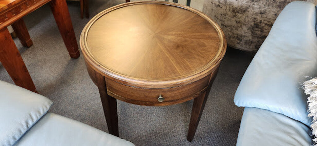 Bassett Round End Table with drawer (1)