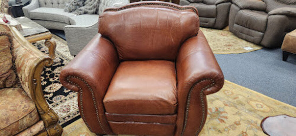 Quality Leather Camel Club Chair Nailhead Trim Robinson & Robinson