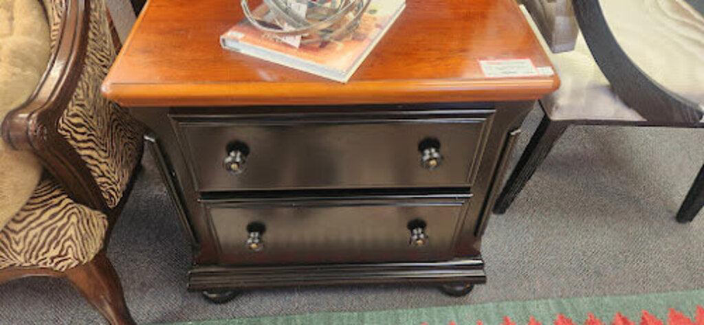 Single End Table 2-Drawers Ashley