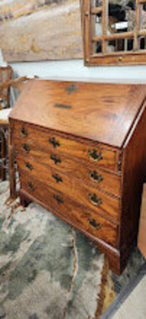 Antique Chippendale English 18th Century Style Desk (key at counter)