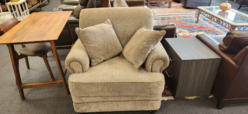 Tweed Style Club Chair 2-Pillows Intermountain Furniture