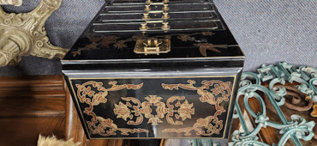 Vintage Black Lacquer Lift Top 4-Drawer Chest