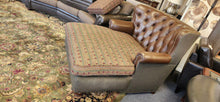 Load image into Gallery viewer, Large Rug 9'6" x 13'6" by Capel 100% New Zealand Wool

