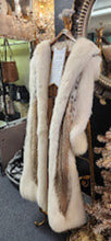 Load image into Gallery viewer, Lynx Full Coat Shadow Fox Trim
